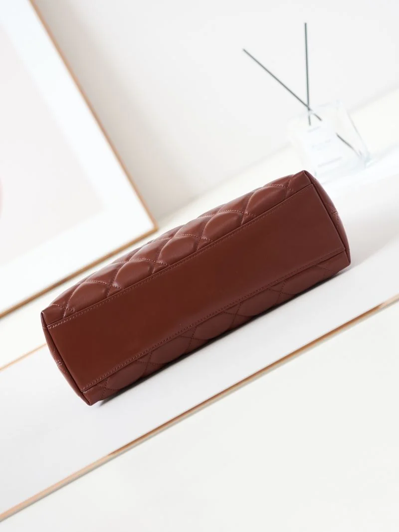 Chanel Hobo Bags Minimalist 54953
