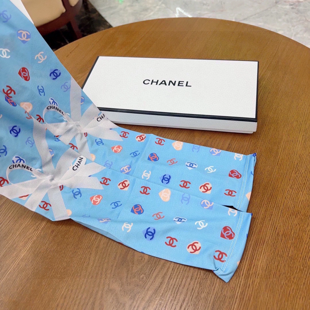Trendsetting Chanel Ice Silk Sleeves 264952
