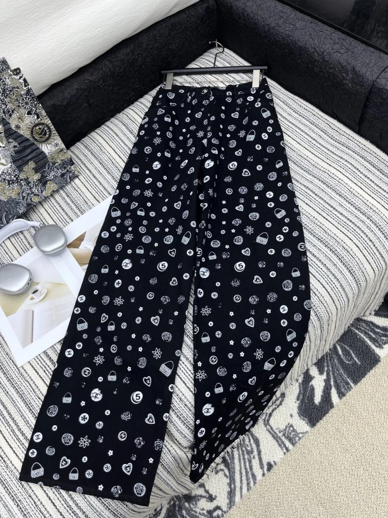 Neat Chanel Jeans 108984