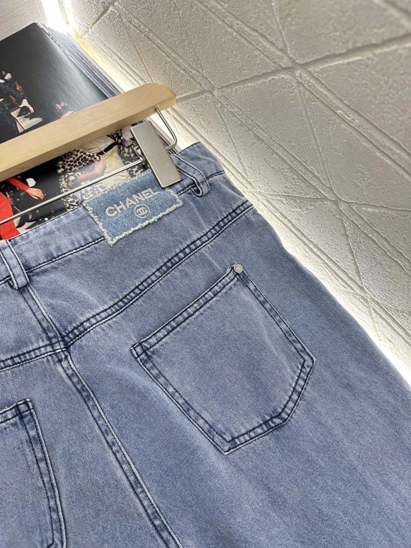 Lightweight Chanel Jeans 108981