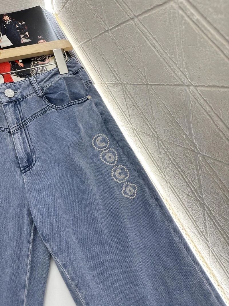 Lightweight Chanel Jeans 108981