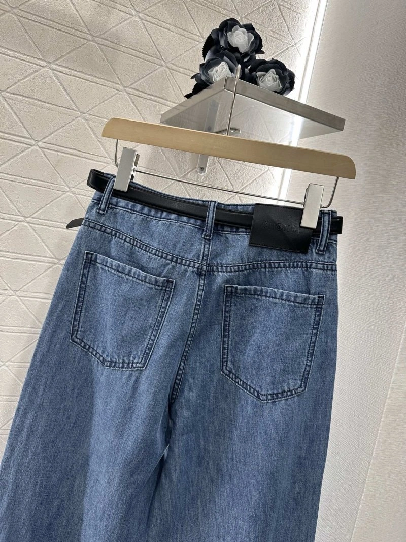 Chanel Jeans Sophisticated 108944