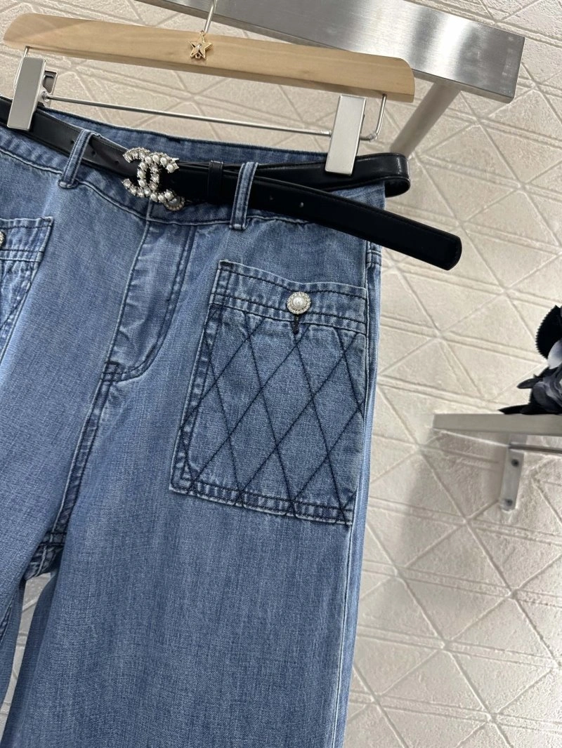 Chanel Jeans Sophisticated 108944