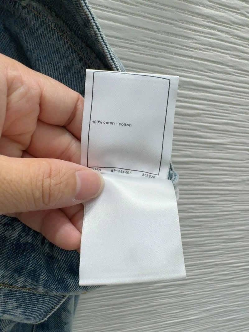 Seasonal Chanel Jeans 110671
