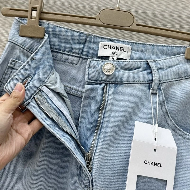 Neat Chanel Jeans 110663