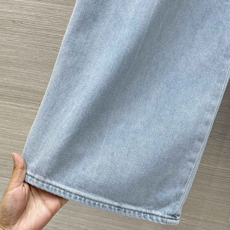 Neat Chanel Jeans 110663