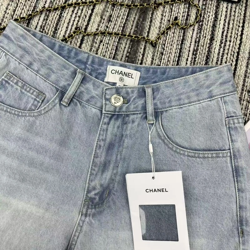 Packable Chanel Jeans 110668