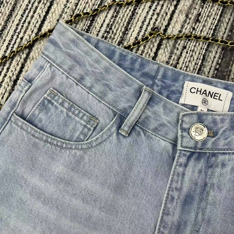 Packable Chanel Jeans 110668