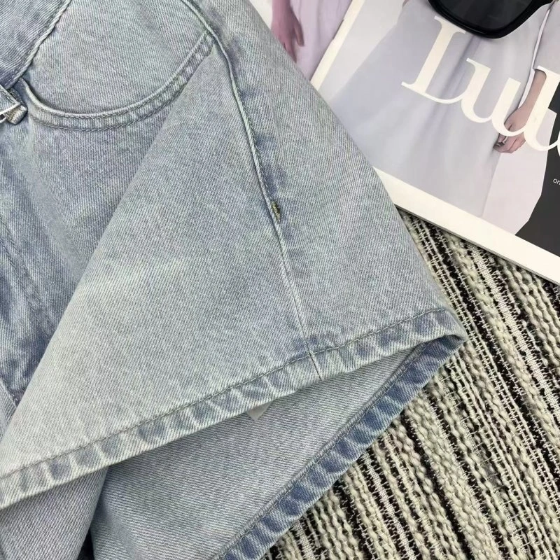Packable Chanel Jeans 110668