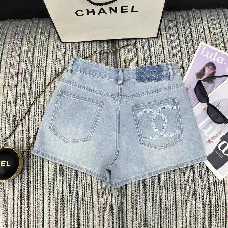 Packable Chanel Jeans 110668
