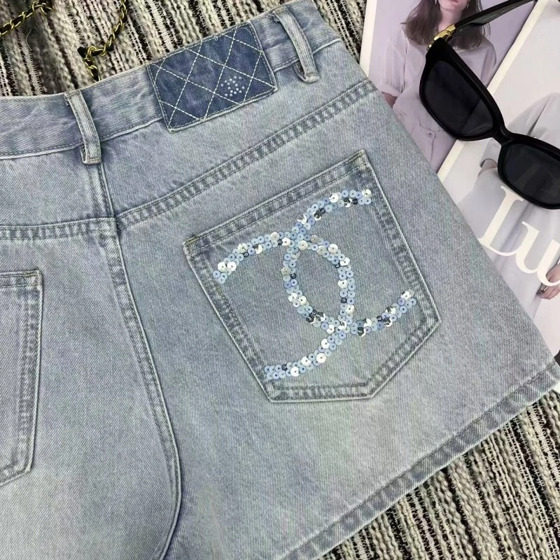 Packable Chanel Jeans 110668