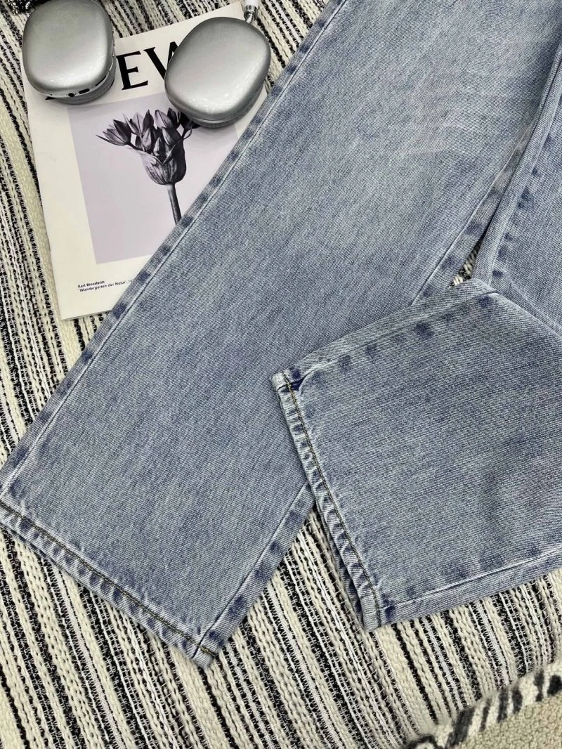 Effortless Chanel Jeans 110675