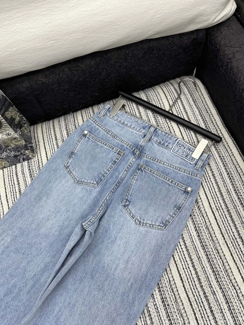 Effortless Chanel Jeans 110675