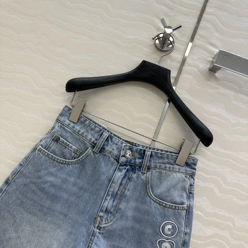Neat Chanel Jeans 110657
