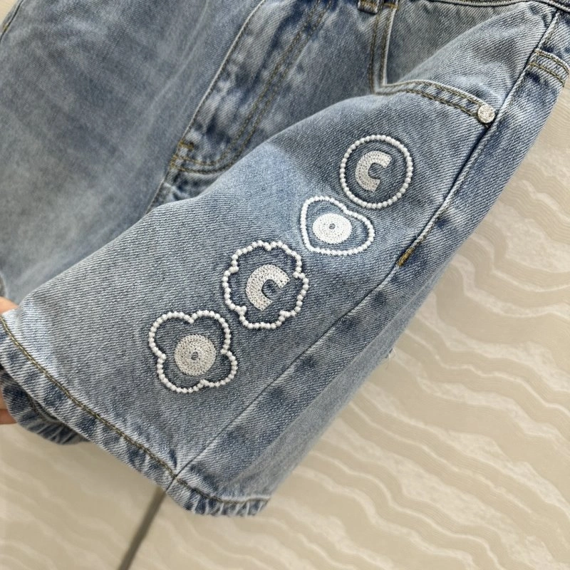 Neat Chanel Jeans 110657