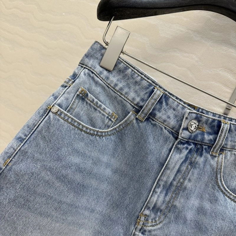 Neat Chanel Jeans 110657