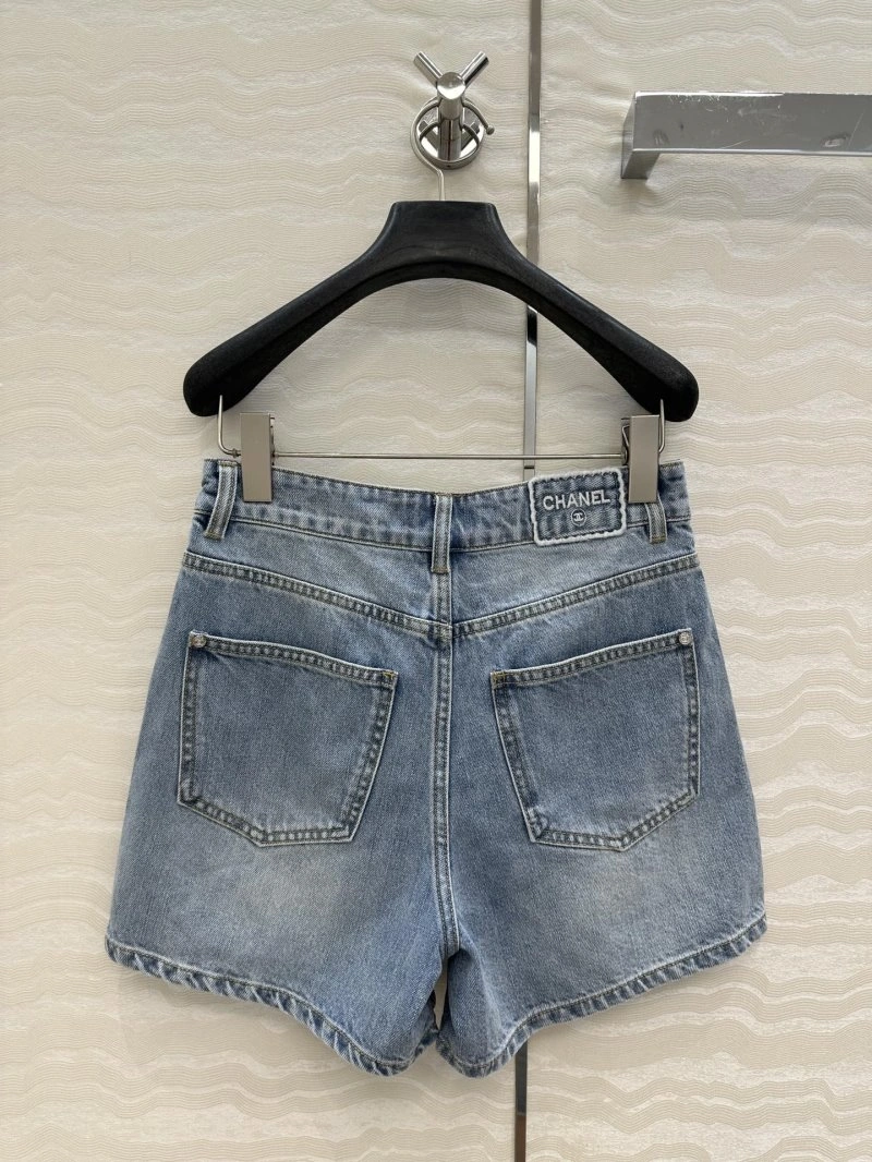 Neat Chanel Jeans 110657