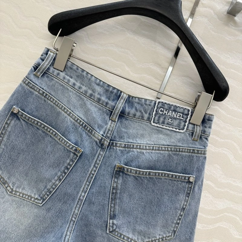 Neat Chanel Jeans 110657