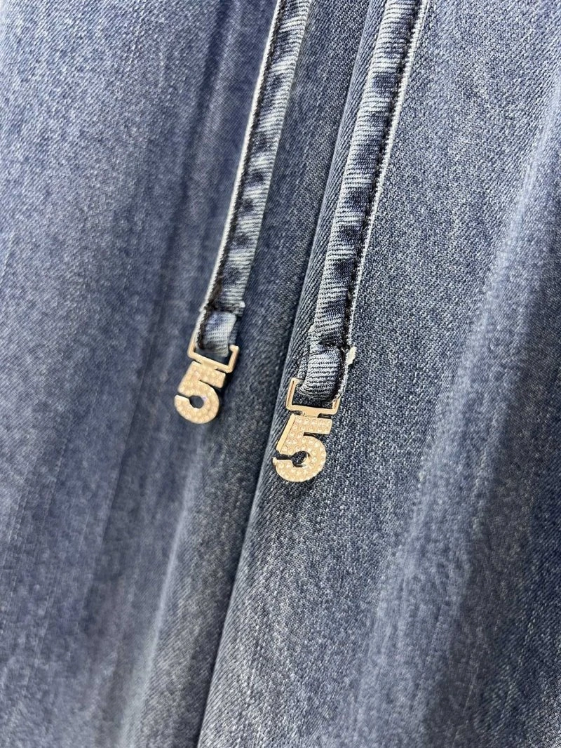 Minimalist Chanel Jeans 110682