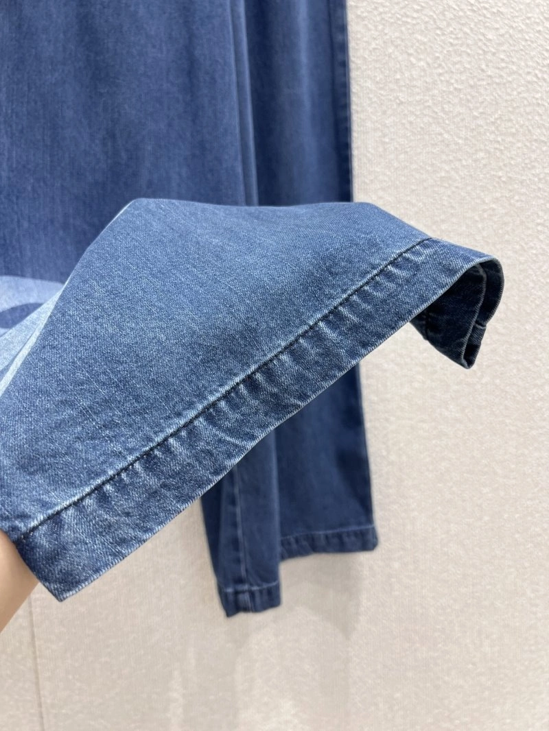 Minimalist Chanel Jeans 110682