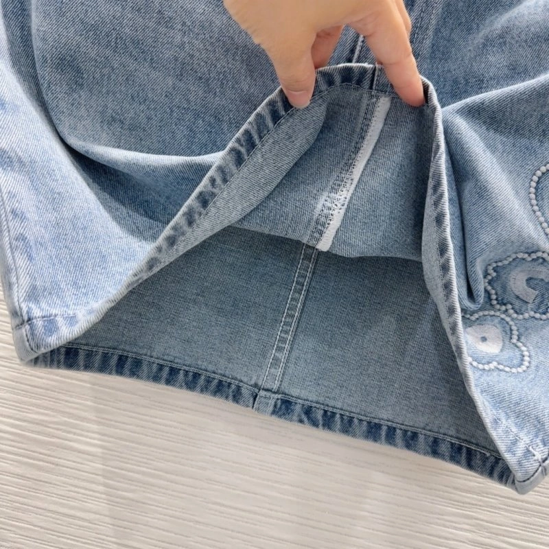 Practical Chanel Jeans 110653