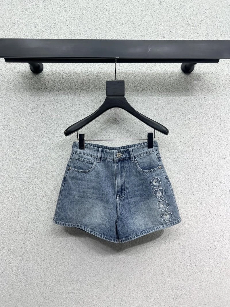 ModernLook Chanel Jeans 110660