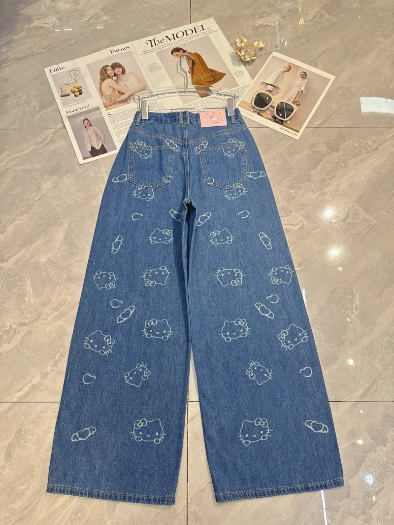 Snug Chanel Jeans 110651