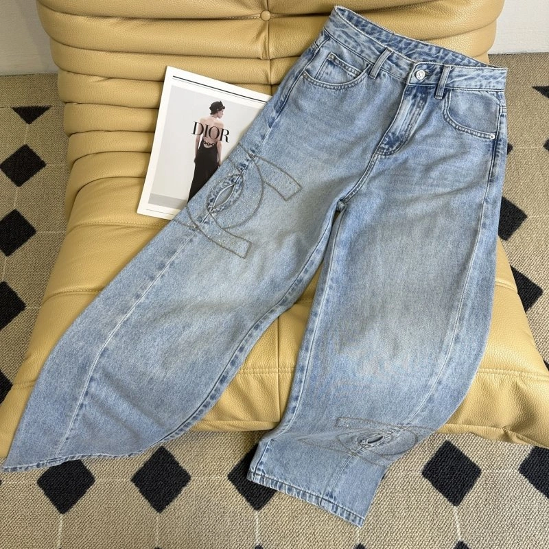 Flexible Chanel Jeans 110617