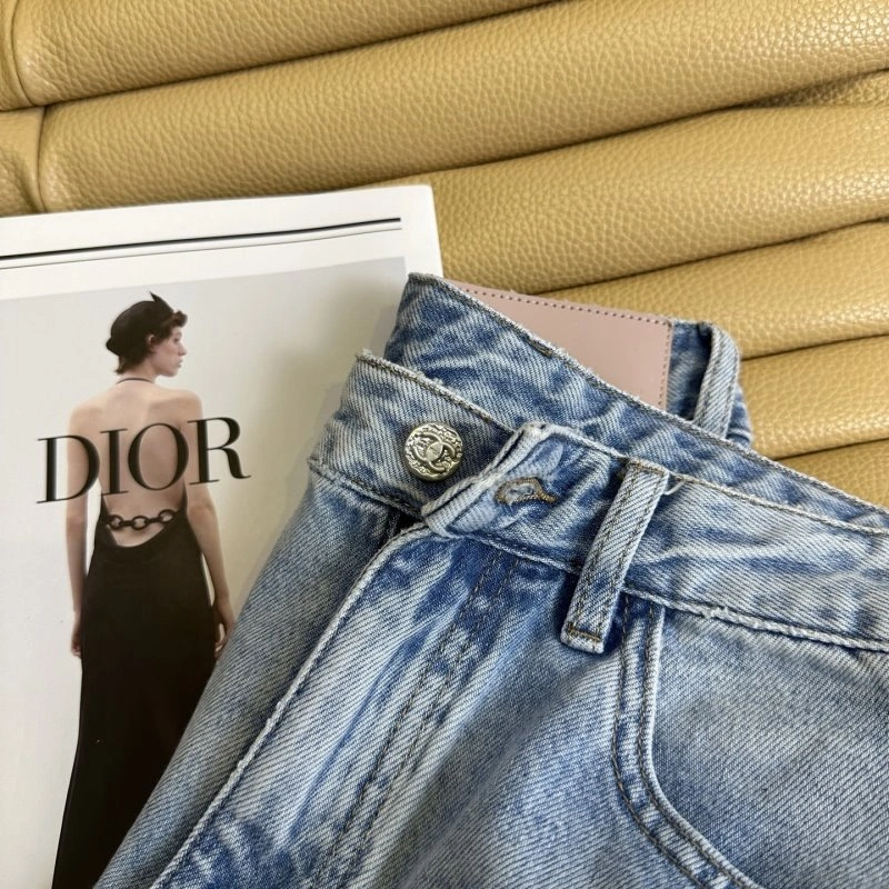 Flexible Chanel Jeans 110617