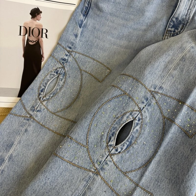 Flexible Chanel Jeans 110617