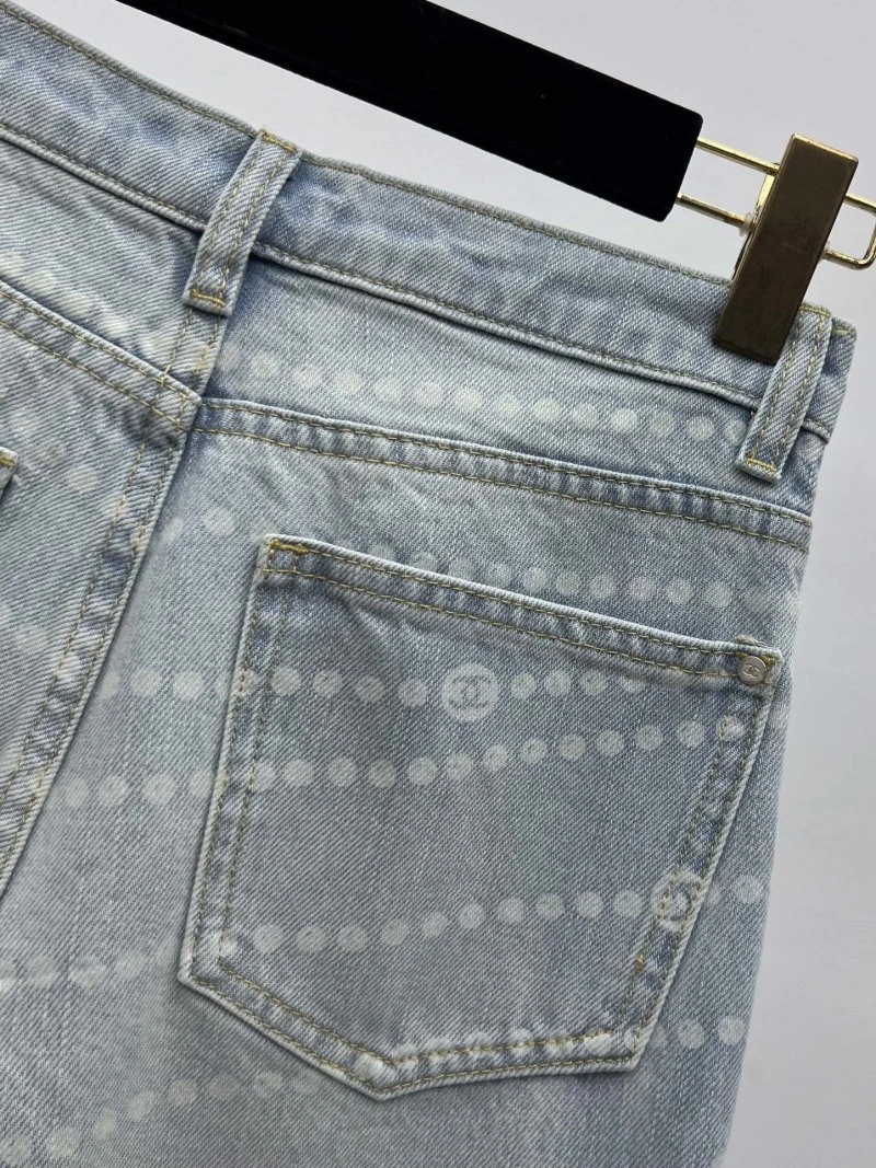 Chanel Jeans TravelReady 110620