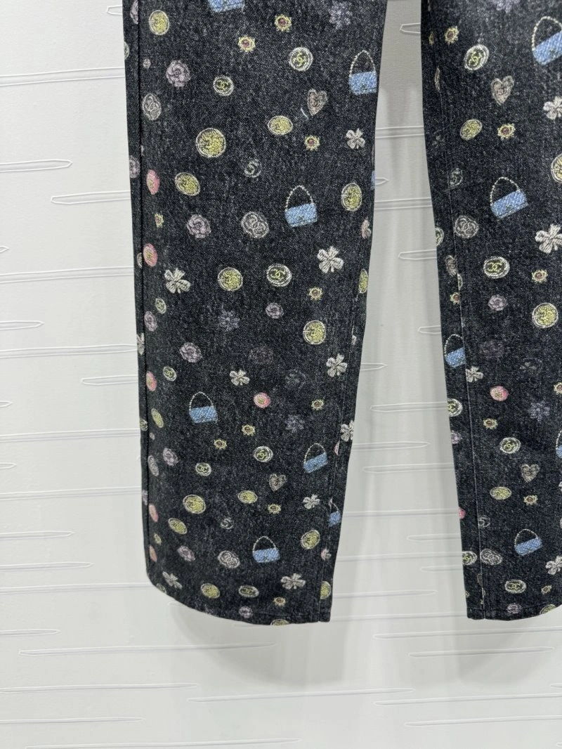 TechFriendly Chanel Jeans 110640