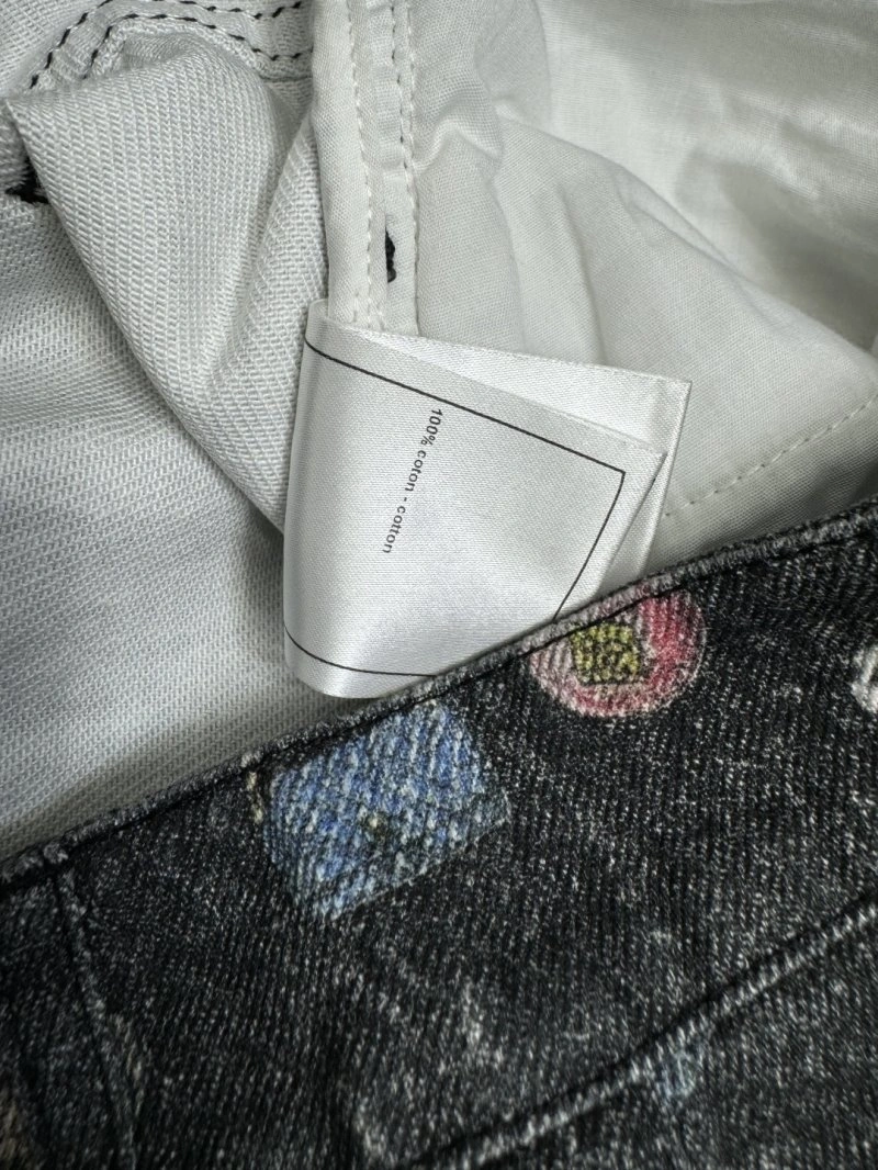 TechFriendly Chanel Jeans 110640