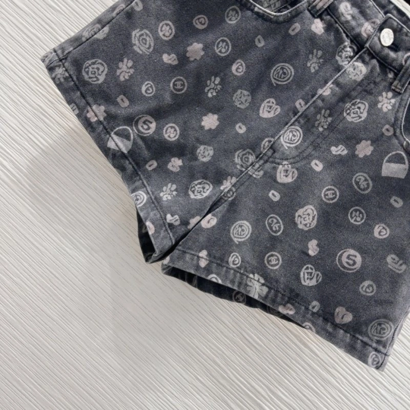 Tailored Chanel Jeans 110615