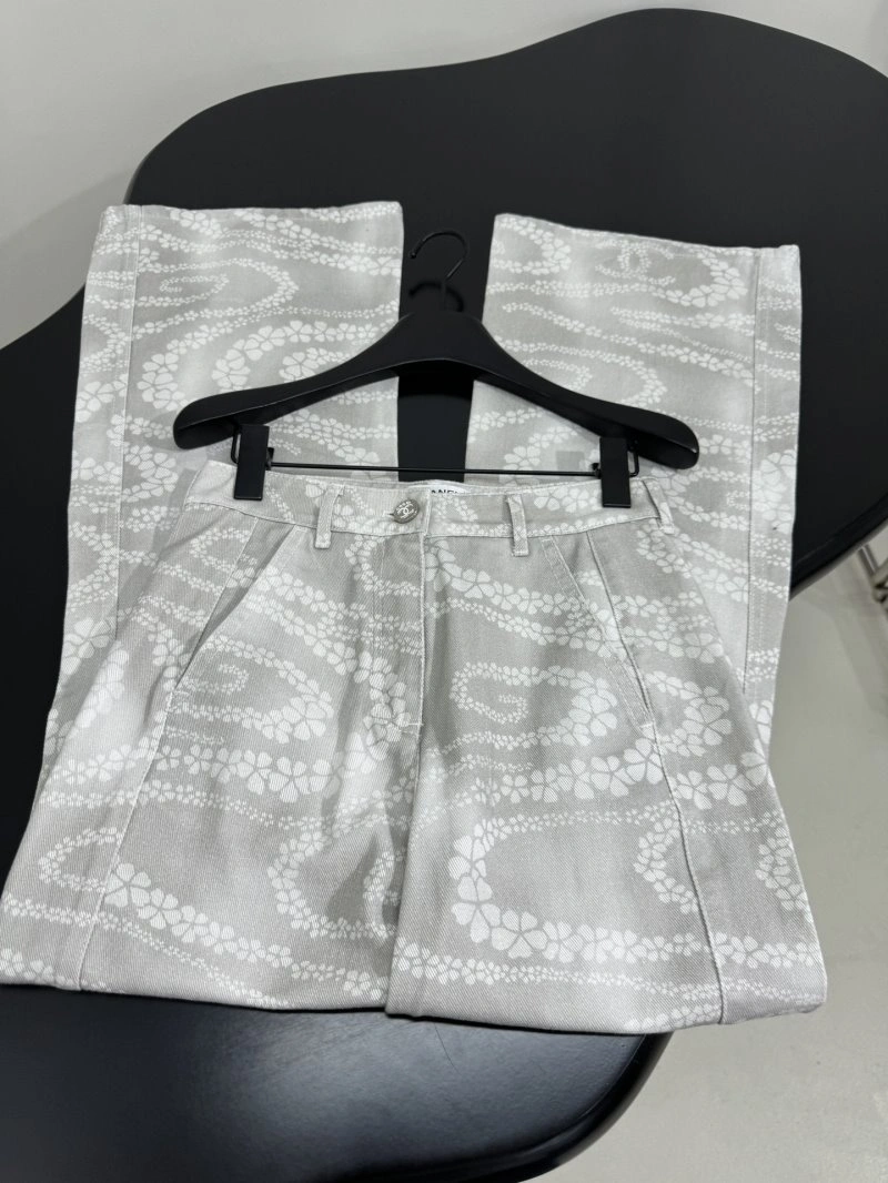 Casual Chanel Jeans 110593