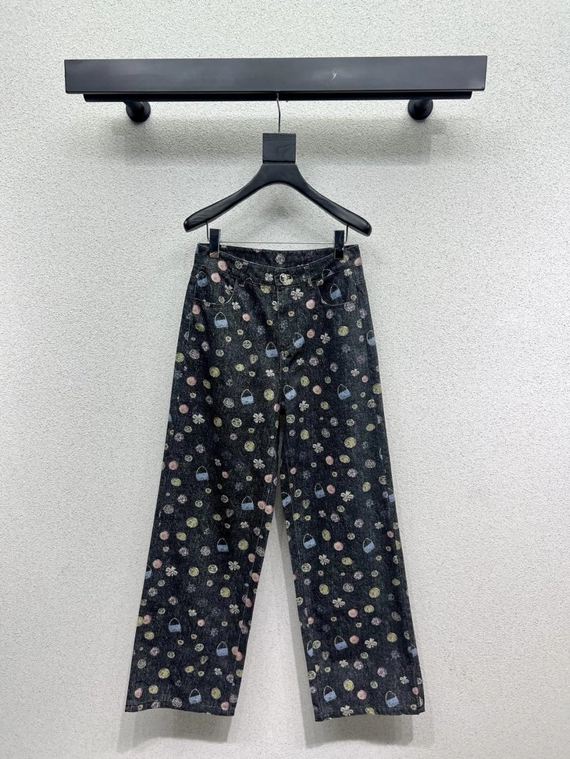 Sophisticated Chanel Jeans 110581