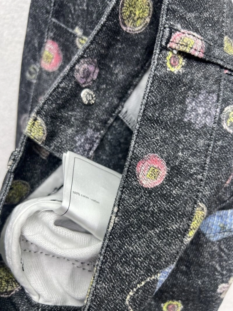 Sophisticated Chanel Jeans 110581