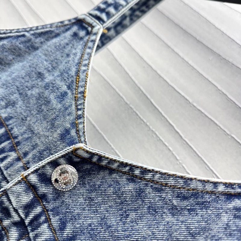 WellDesigned Chanel Jeans 108224