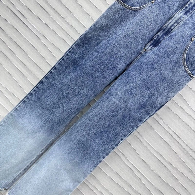 WellDesigned Chanel Jeans 108224