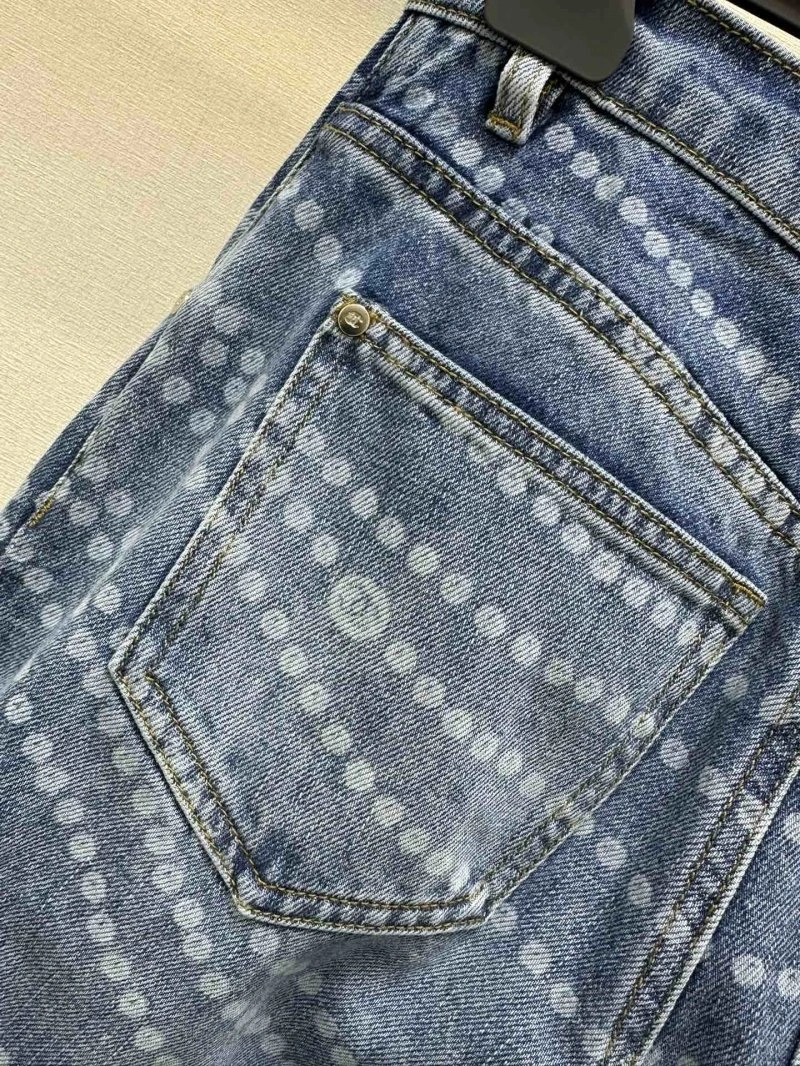 Chanel Jeans ModernLook 108219