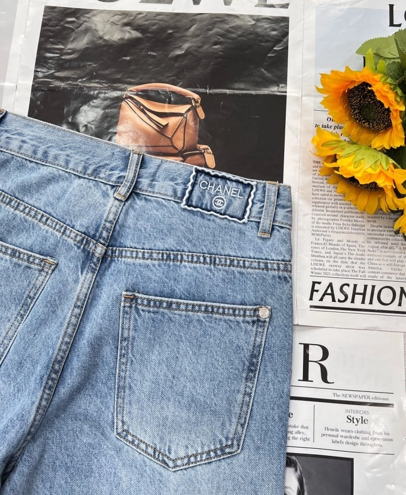 Sporty Chanel Jeans 108215