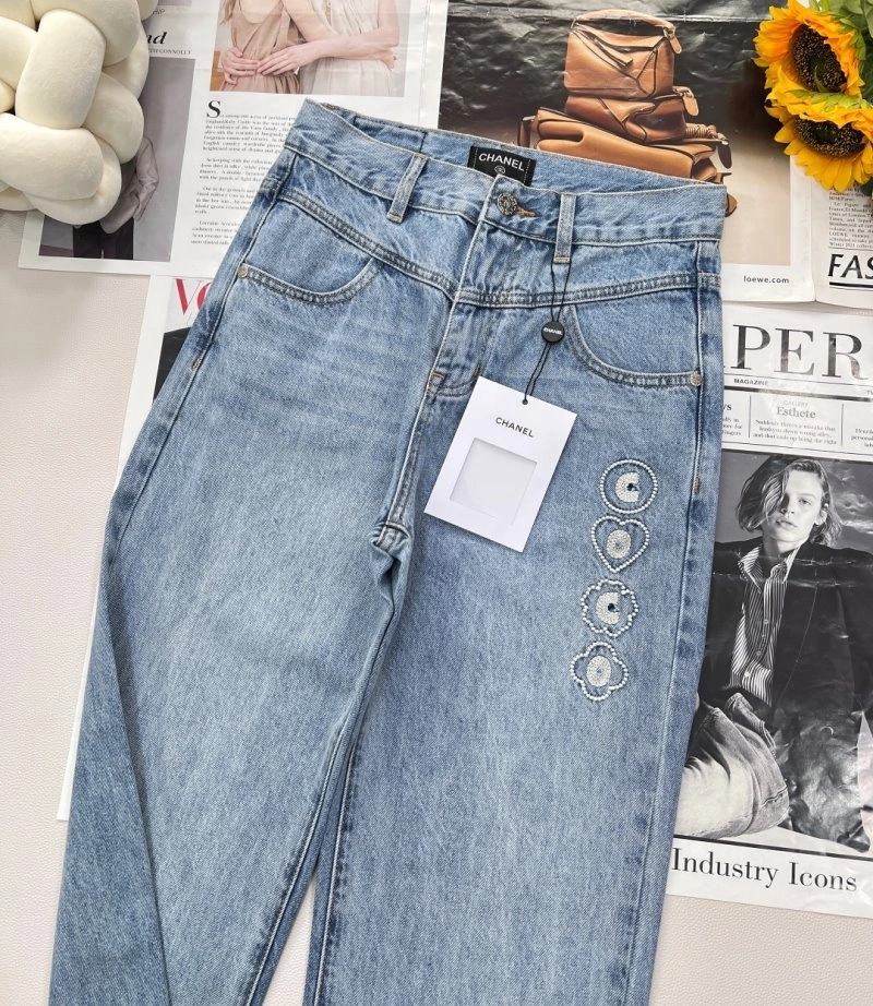Sporty Chanel Jeans 108215