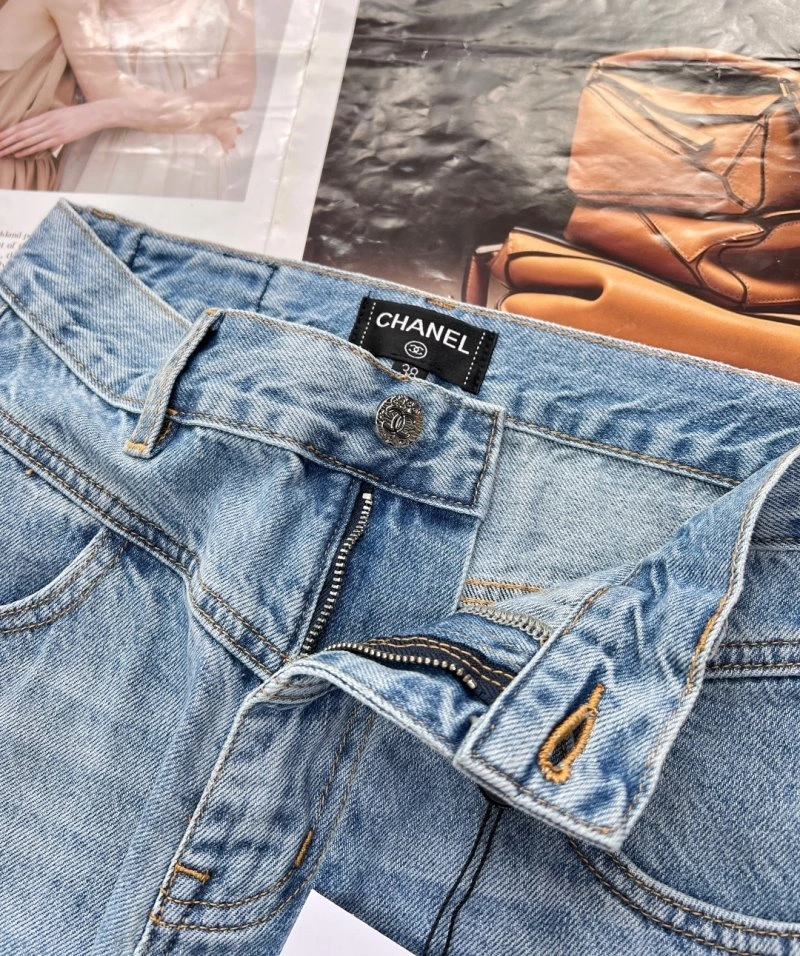 Sporty Chanel Jeans 108215