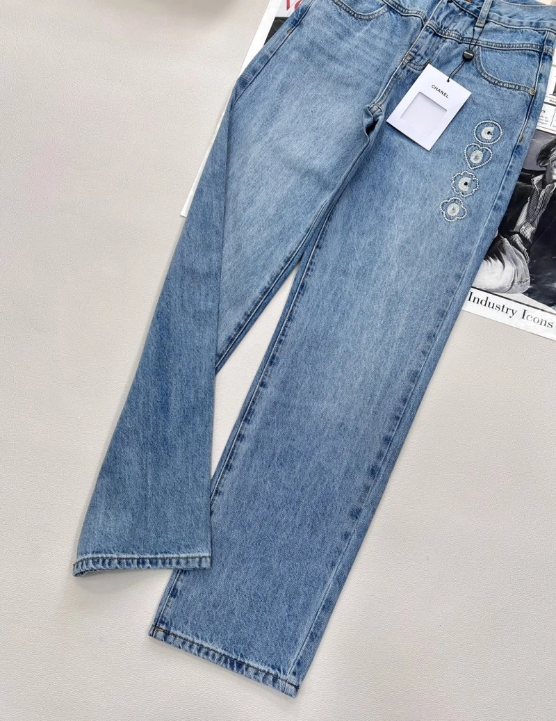 Sporty Chanel Jeans 108215