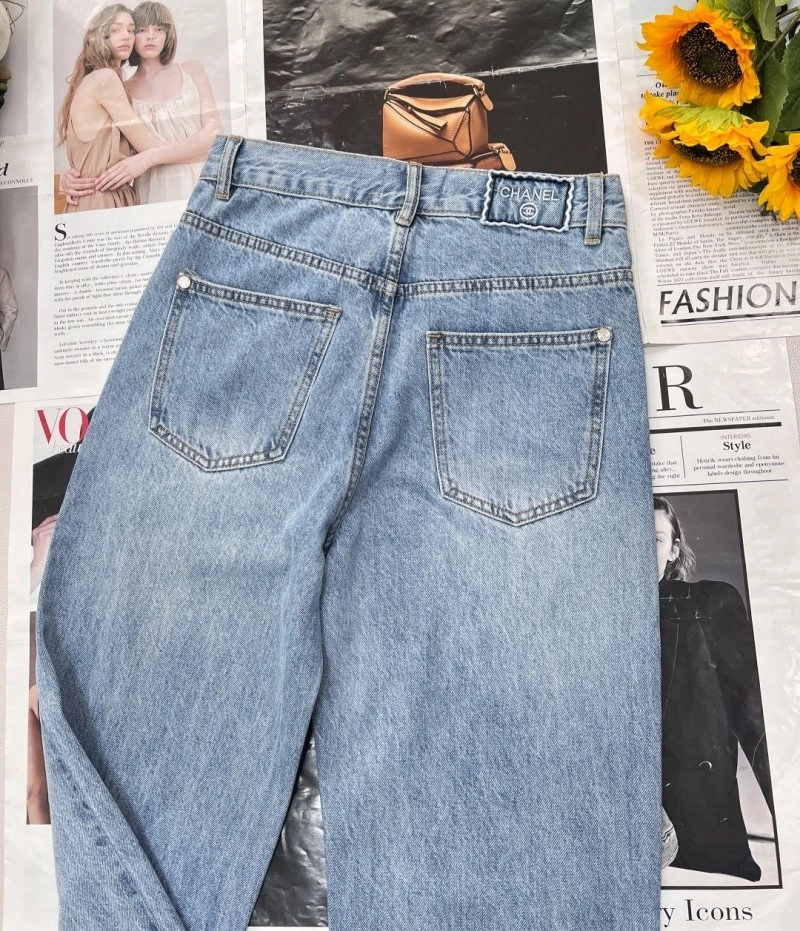 Sporty Chanel Jeans 108215