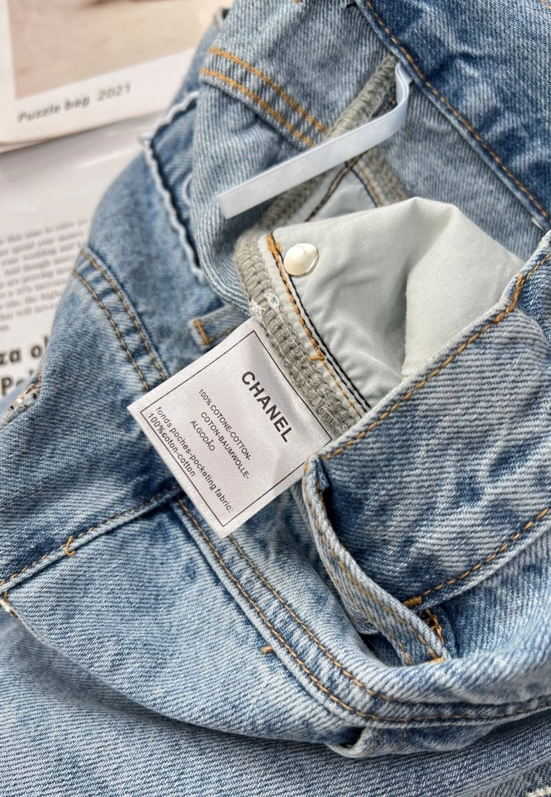 Sporty Chanel Jeans 108215