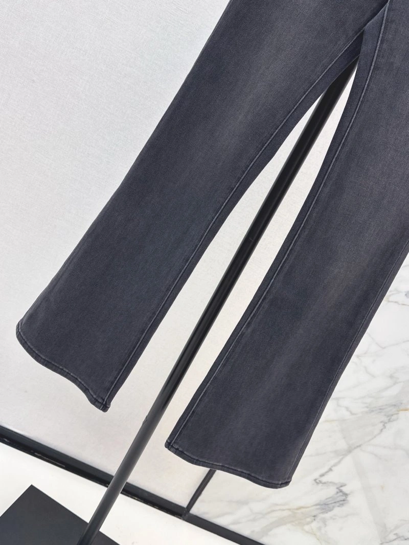 Sophisticated Chanel Jeans 108207