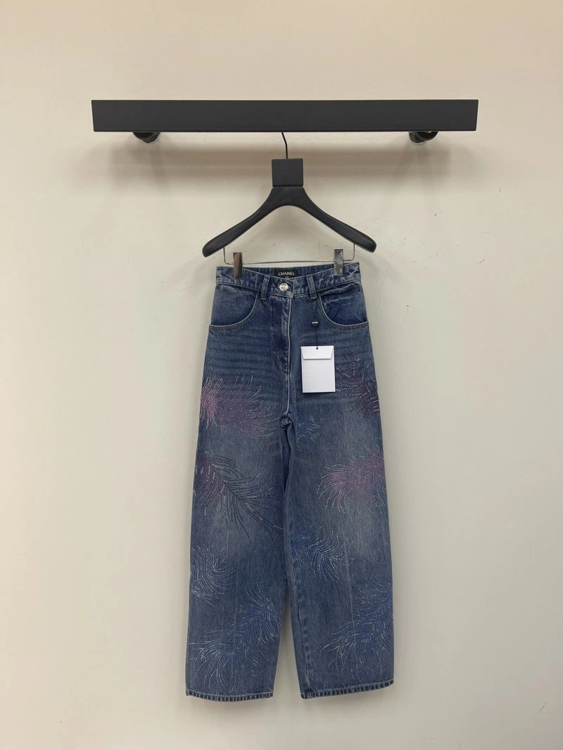 Supportive Chanel Jeans 108201