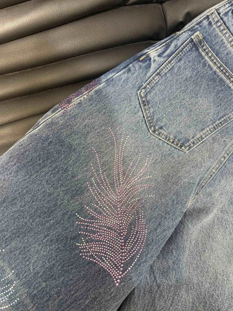 Supportive Chanel Jeans 108201