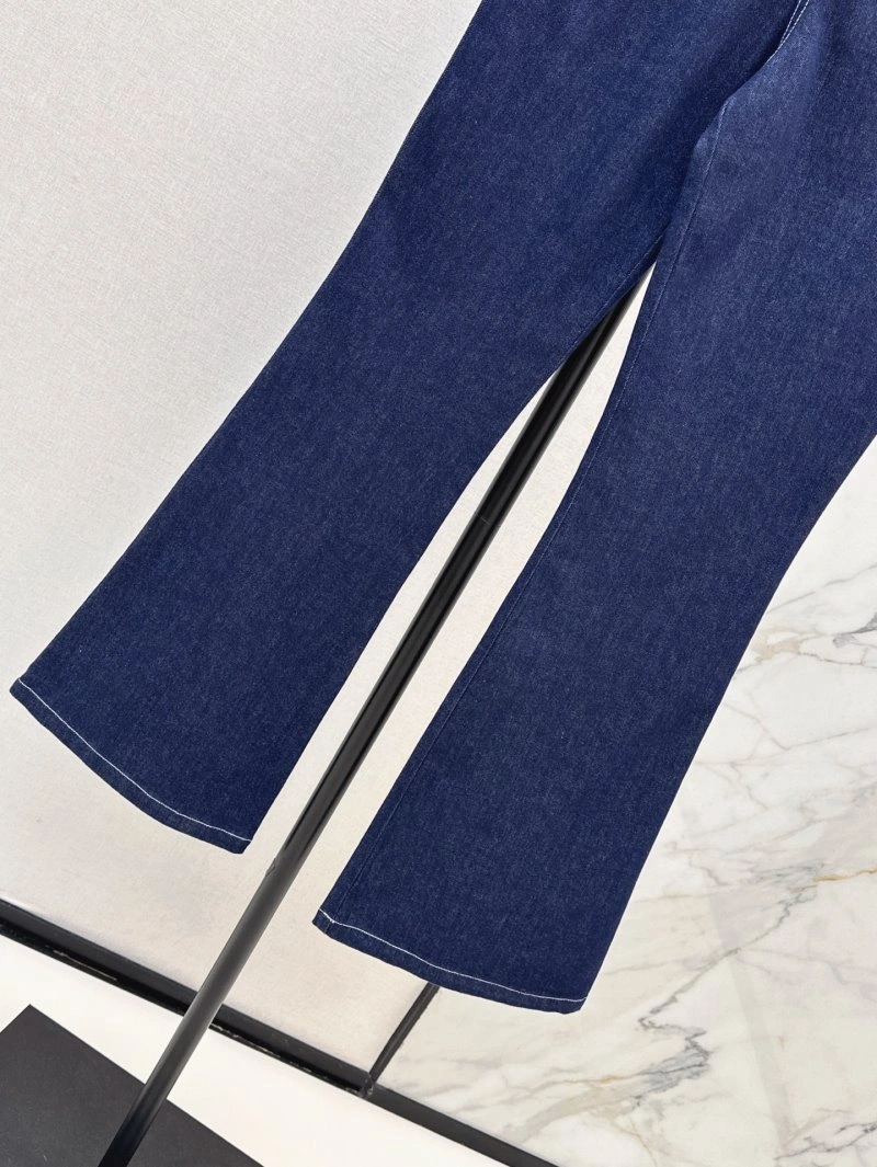 Stylish Chanel Jeans 108198
